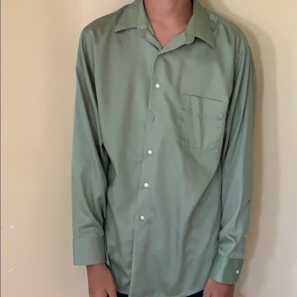 Geoffrey Beene Dress Shirt !!
